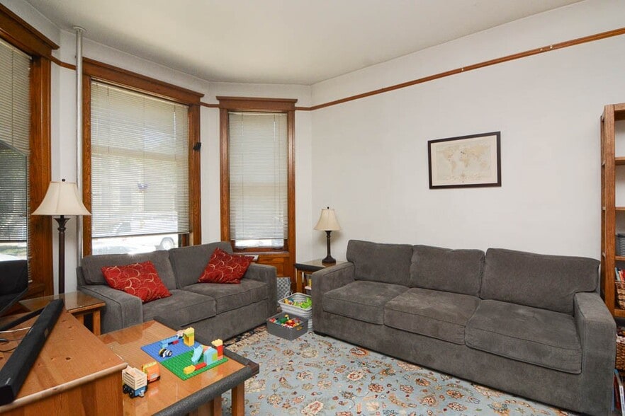 Building Photo - 3718 N Magnolia Ave