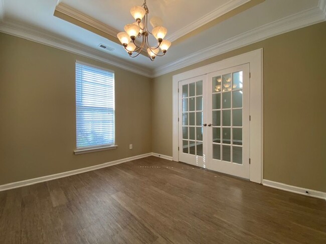 Building Photo - Highland Creek- 3000+ SF 2 sty, 4 bedroom,...