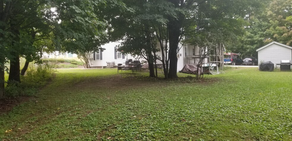 Backyard - 370 N State St