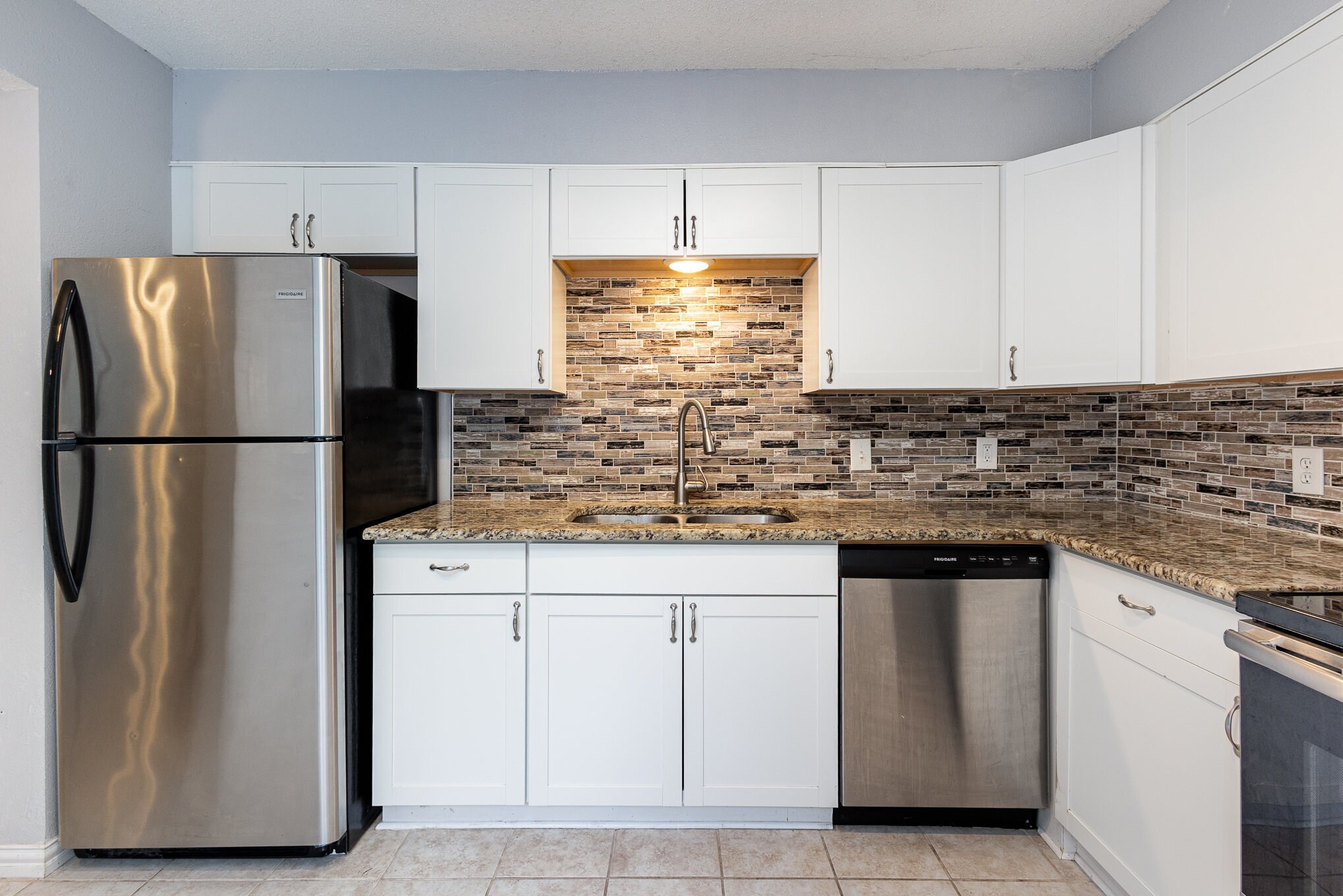 Building Photo - 4665 Country Creek Dr