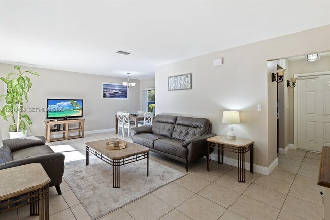 Building Photo - 4119 Coral Springs Dr