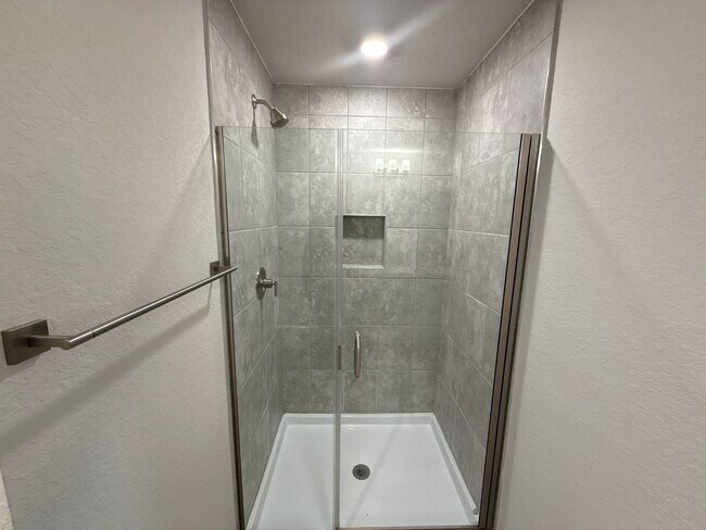 Building Photo - Truly Stunning 4-bedroom, 3-bathroom, 2 car garage in the beautiful new community of Villimar