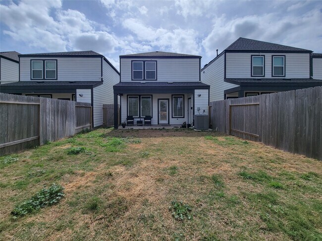 Building Photo - 3223 Creston Gate Dr