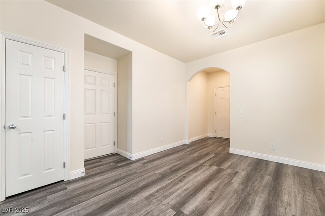 Building Photo - 436 White Heart Rd