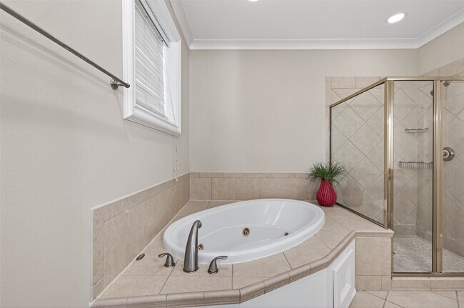 Building Photo - 105 Detering St