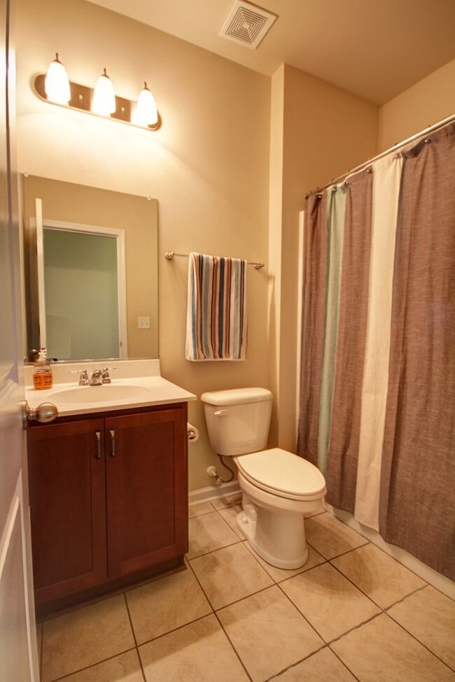 Building Photo - Stunning 4 bedroom in Park West - Mt. Pleasant