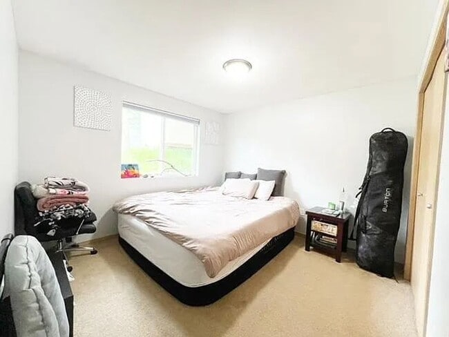 Building Photo - Spacious 3-Bed, 2-Bath Home with Garage – ...