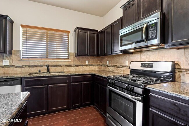 Building Photo - 2047 Dreamlight Pl