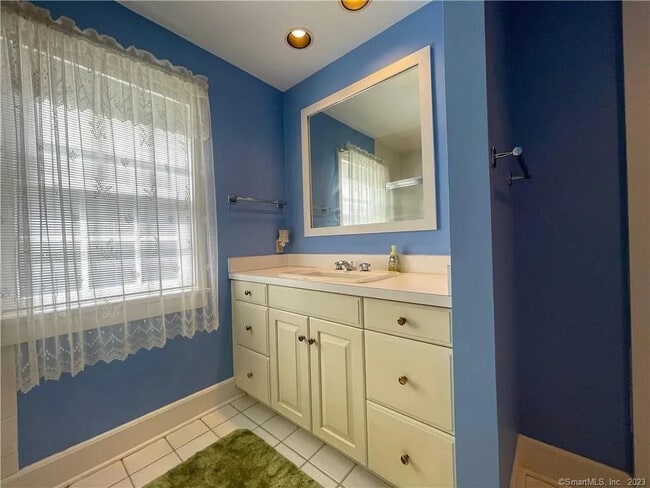 Building Photo - 4 Hemlock Trl