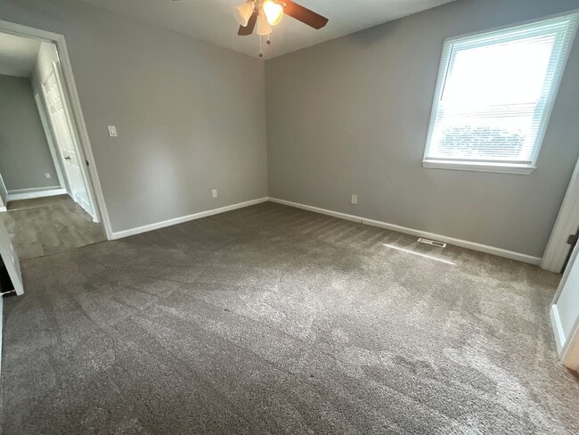 Building Photo - Now Ready in High Point! Fantastic 3 Bedro...