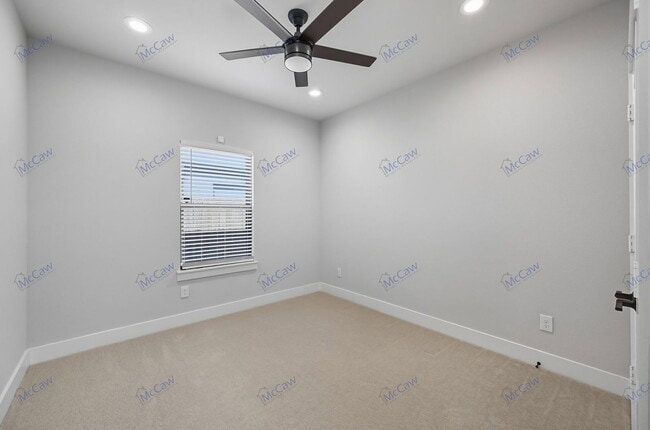 Building Photo - 10022 Everton Pl