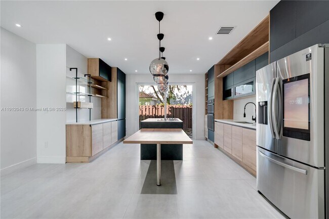 Building Photo - 11583 NW 69th Terrace