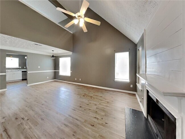 Building Photo - 107 Bridge View Dr