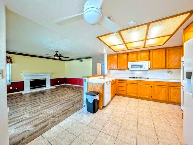 Building Photo - 7754 Fox Tail Ct