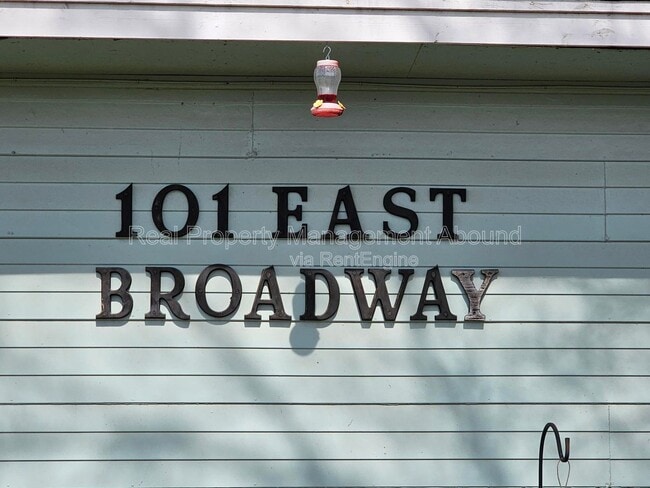 Building Photo - 101 E Broadway St