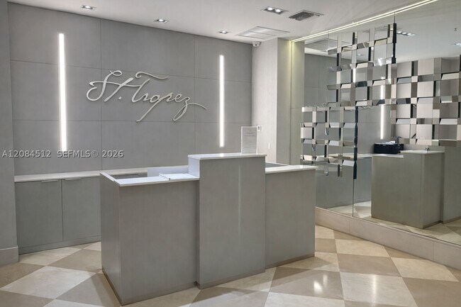 Building Photo - 250 Sunny Isles Blvd