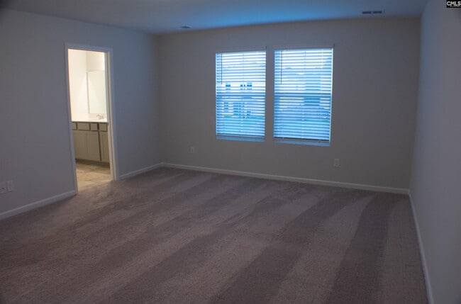Building Photo - 1074 Begonia Dr