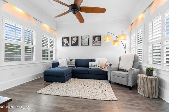 Building Photo - 4236 Melrose Ave