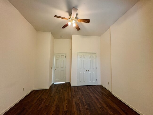 Building Photo - 2406 S 10th St