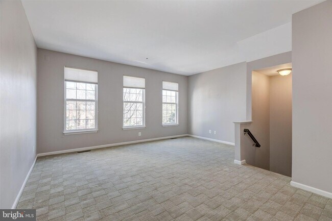 Building Photo - 5140 Donovan Dr