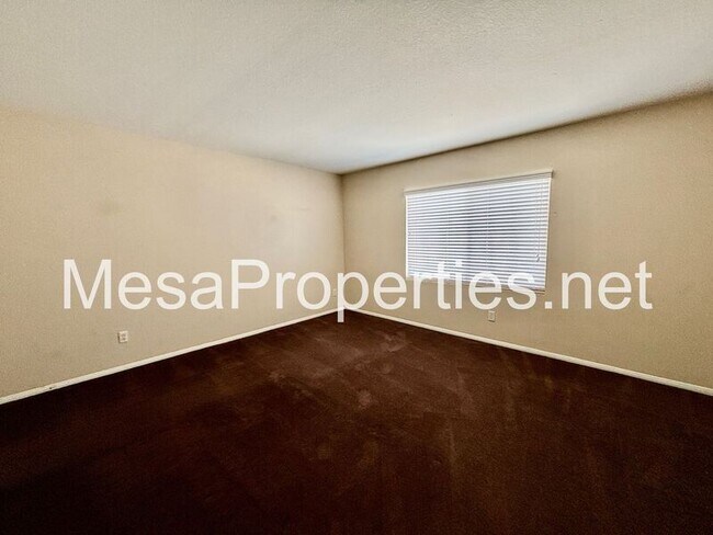 Building Photo - 13535 Silversand St