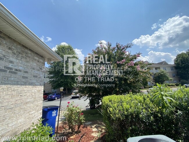 Building Photo - 2409 Autumn Mist Dr