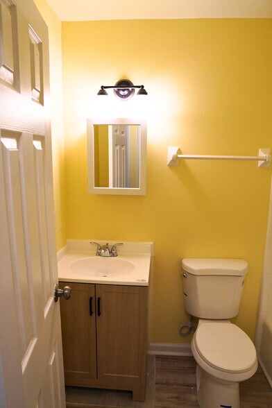 Building Photo - 7190 Conant Ave