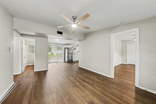 Building Photo - 4022 E Henry Ave