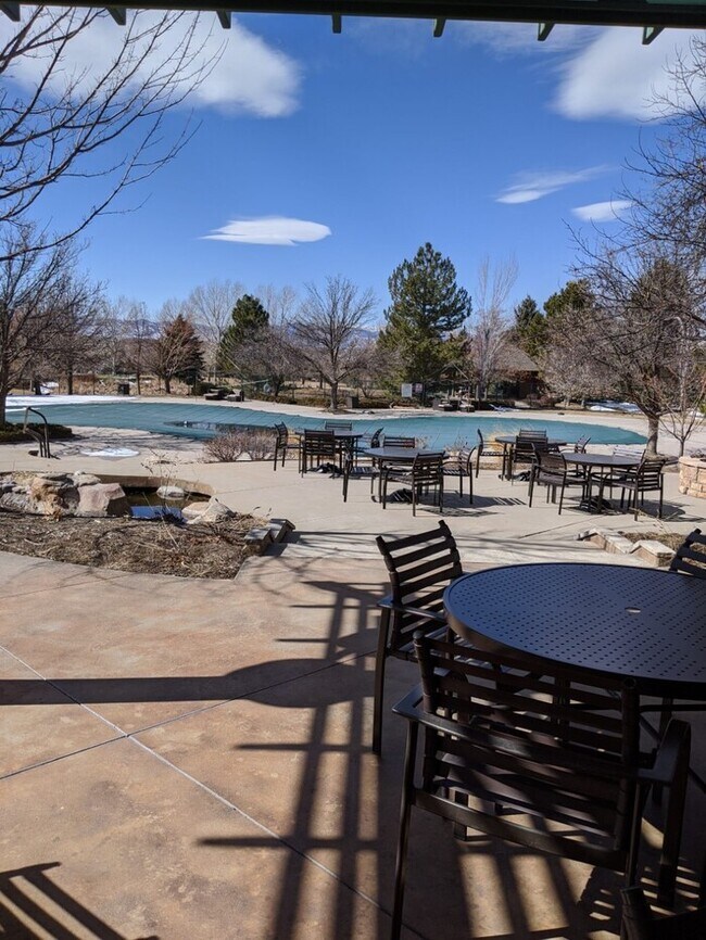 Building Photo - Stunning Condo in Palomino Park