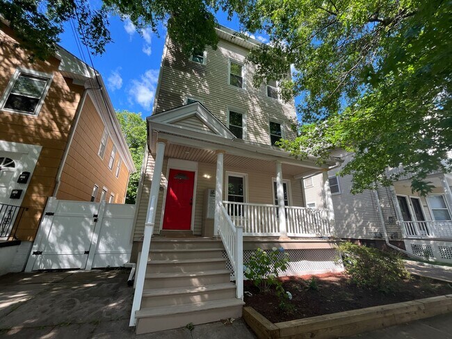 Building Photo - 69 Edwards St