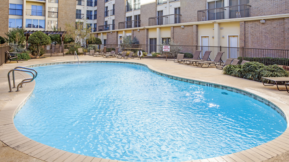 Resort Style Pool - ULofts Apartments