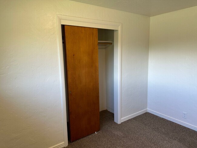 Building Photo - 4 bedroom, 1 bath Country Home for rent!  MOVE IN SPECIAL!