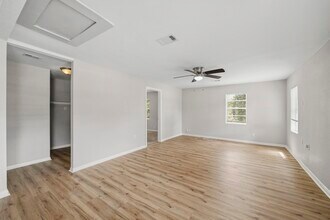 Building Photo - 915 S Shanks St