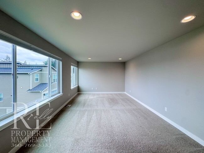 Building Photo - Modern 3-Story Bremerton Home with Water Views on Every Level