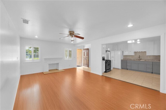 Building Photo - 1522 S Dallas Dr