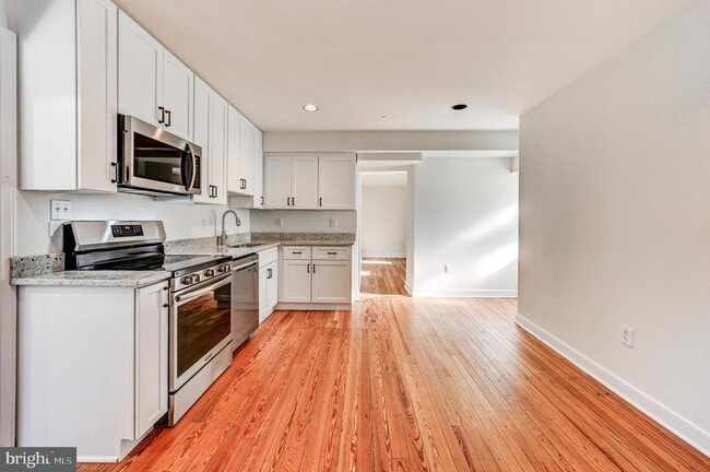 Building Photo - 804 Oella Ave