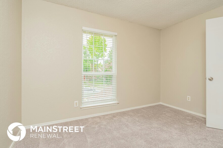 Building Photo - 1412 Hackamore St