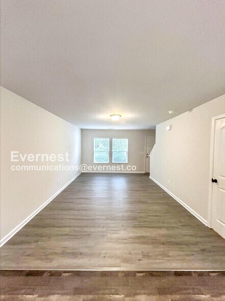 Building Photo - 1600 Sandersted Village Cir