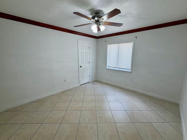 Building Photo - 4407 S Semoran Blvd