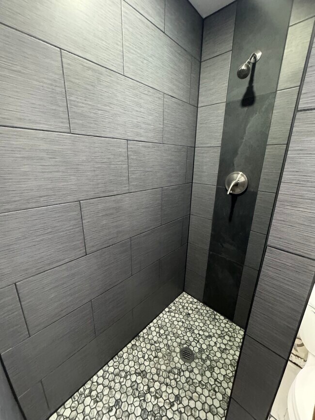 Building Photo - Twin Pines Apartments