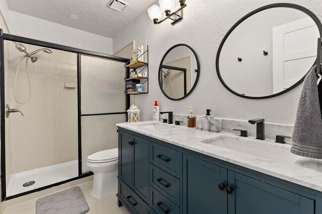 Building Photo - 5400 Alexis Cove