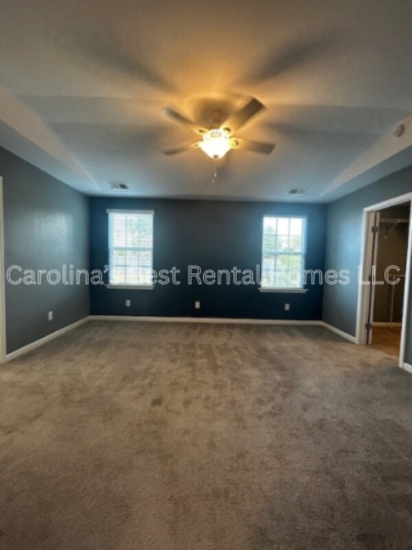 Building Photo - 148 Mariscat Pl