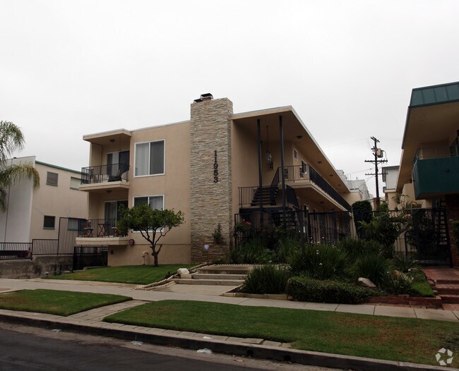 Building Photo - 11953 Kiowa Ave