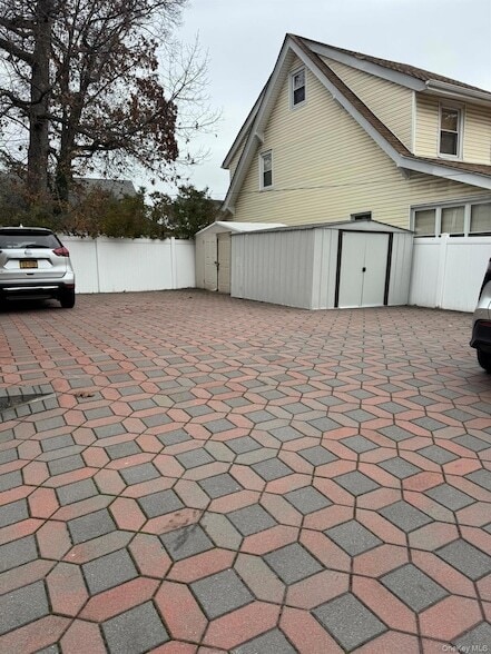 Building Photo - 109-04 Myrtle Ave