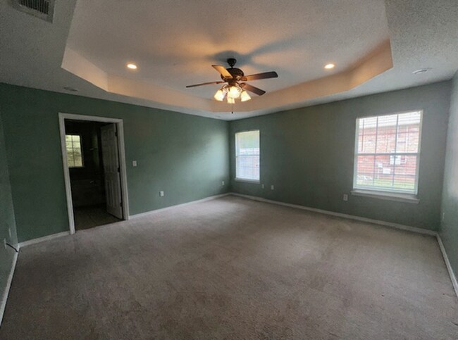 Building Photo - 4821 Acorn Dr
