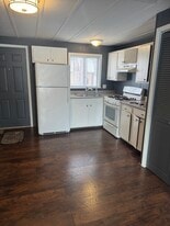 Building Photo - 407 Mill St