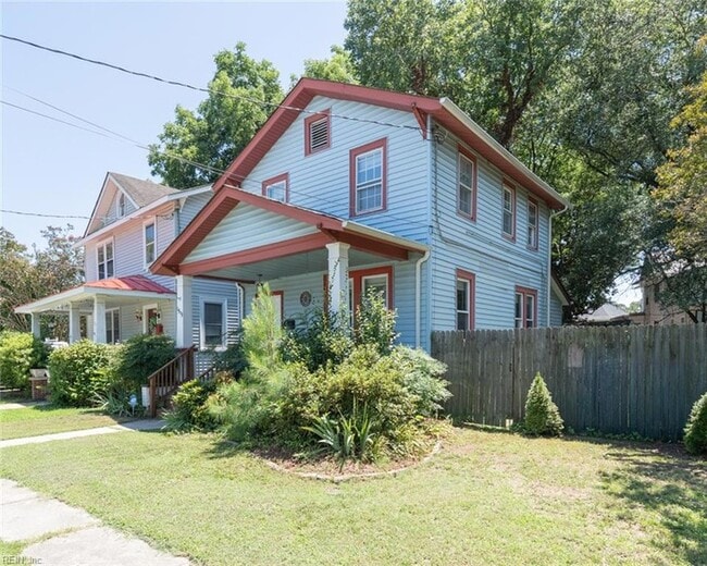 Building Photo - 1519 Mathews Terrace