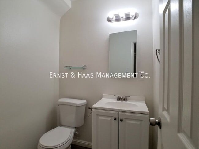 Building Photo - 77 E Mountain View St