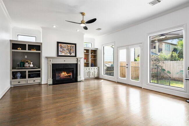 Building Photo - 4523 Maple St