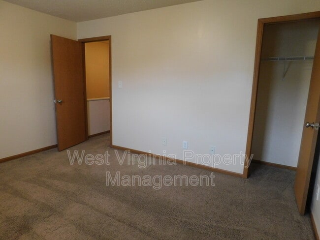 Building Photo - 152 Cardinal Wy